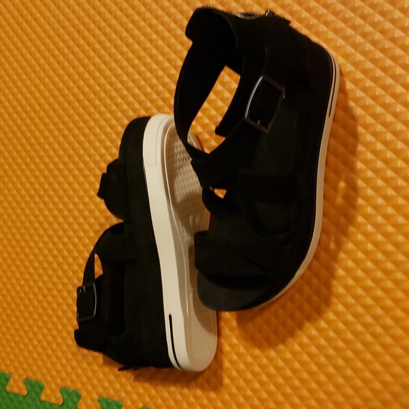 Eileen fisher sandal. Not used. - Picture 4 of 4